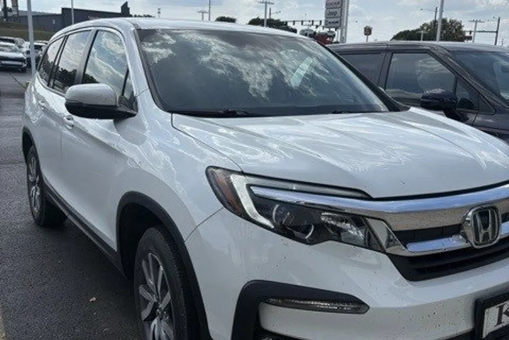 2021 Honda Pilot EX photo 1