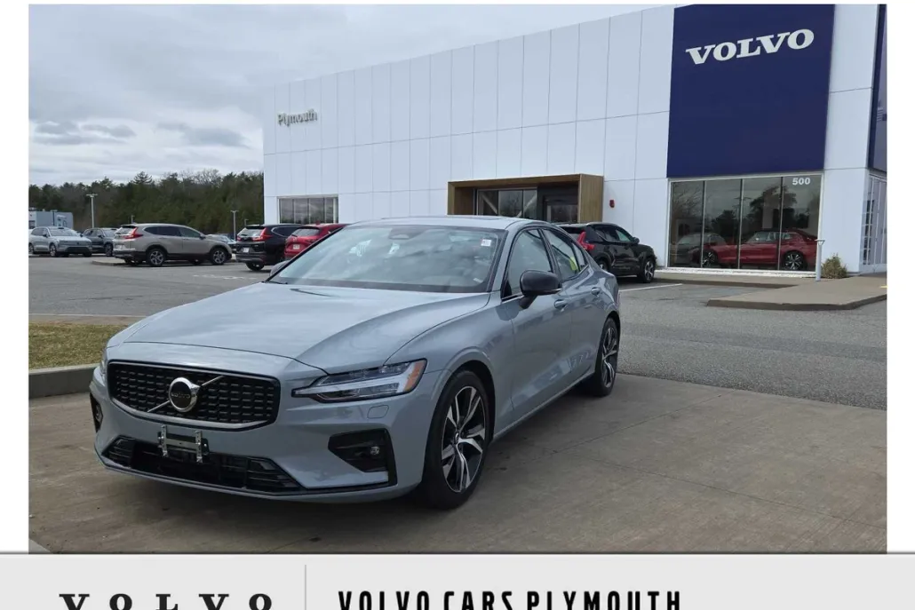 2025 Volvo S60 B5 Core photo 1