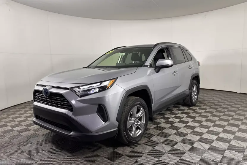 2023 Toyota RAV4 Hybrid LE photo 1