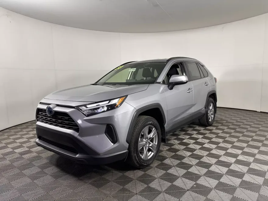 2023 Toyota RAV4 Hybrid LE photo 1