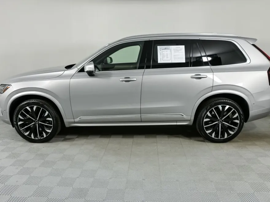 2025 Volvo XC90 Plus photo 1