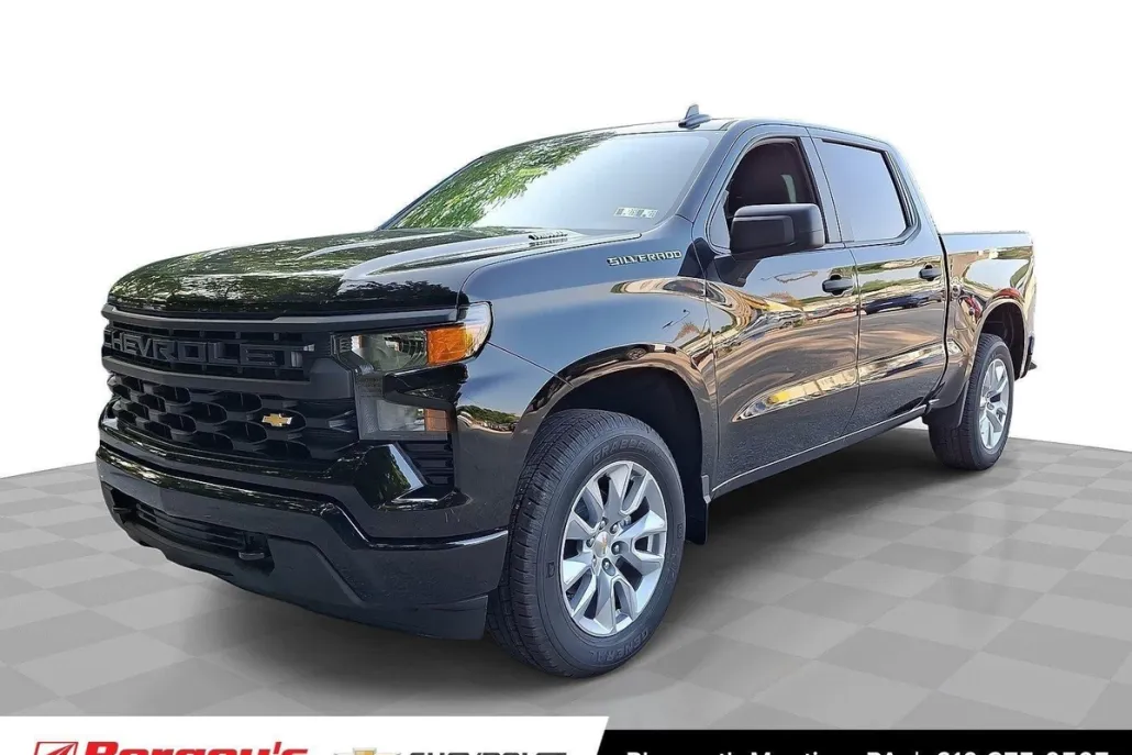 2025 Chevrolet Silverado 1500 Custom photo 1