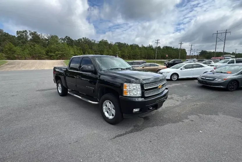 2012 Chevrolet Silverado 1500 LT photo 1