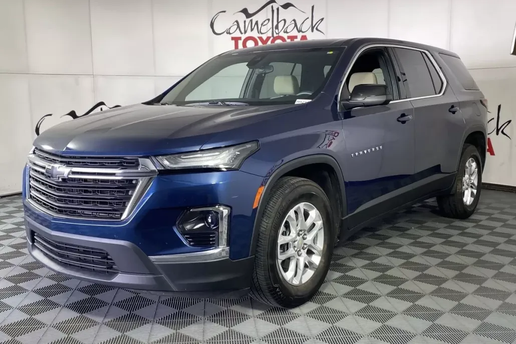 2023 Chevrolet Traverse LS photo 1