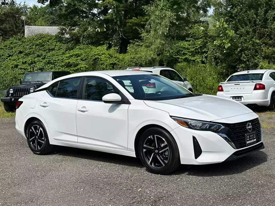 2024 Nissan Sentra SV photo 1
