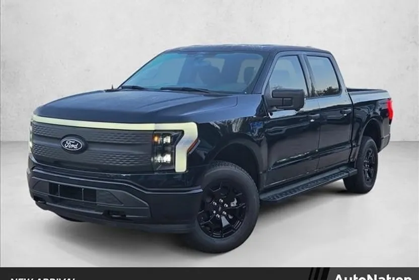 2025 Ford F-150 Lightning XLT photo 1
