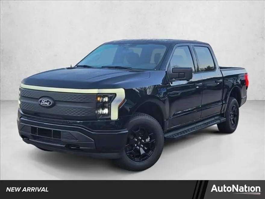 2025 Ford F-150 Lightning XLT photo 1