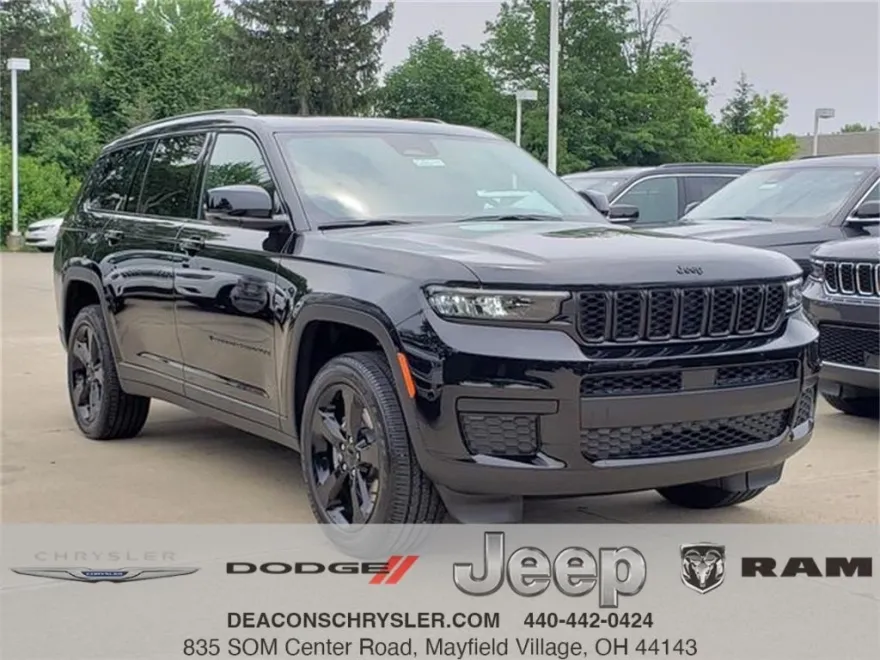2025 Jeep Grand Cherokee Altitude photo 1