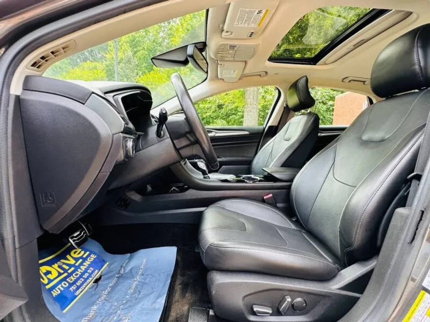 2016 Ford Fusion Energi Titanium photo 1
