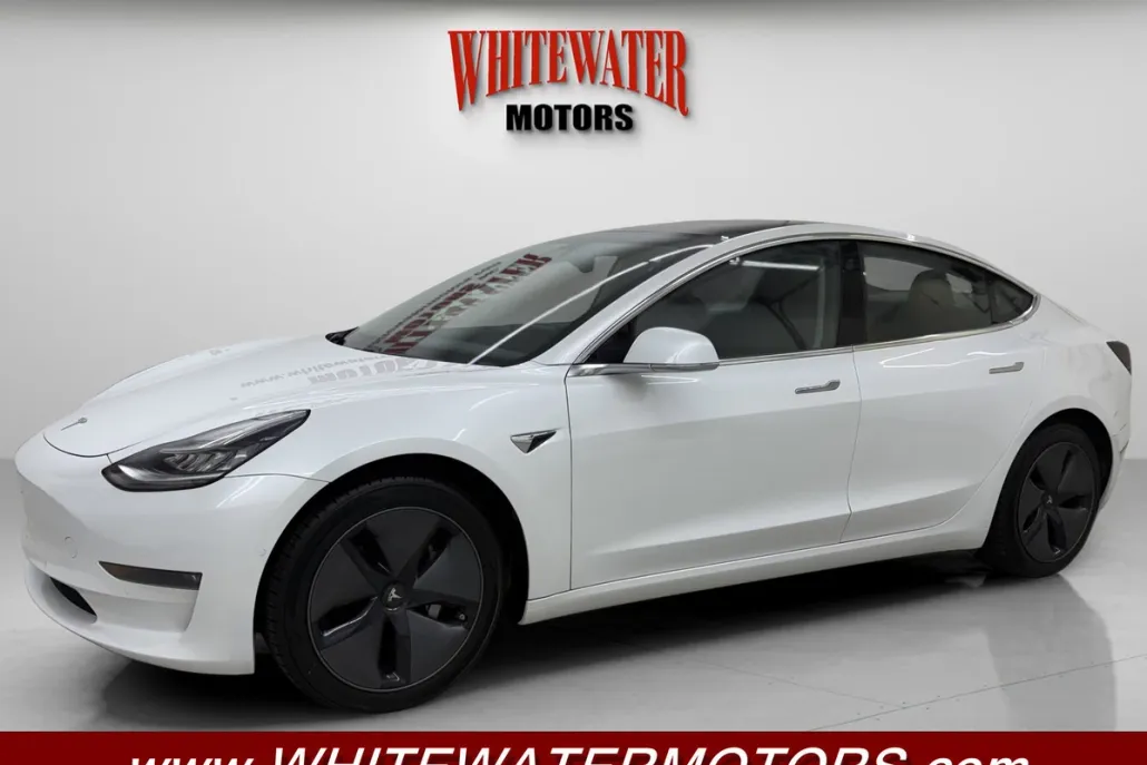2019 Tesla Model 3 Standard Range Plus photo 1