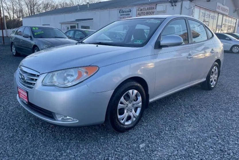 2010 Hyundai Elantra GLS photo 1