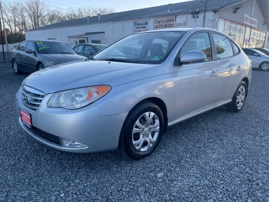 2010 Hyundai Elantra GLS photo 1