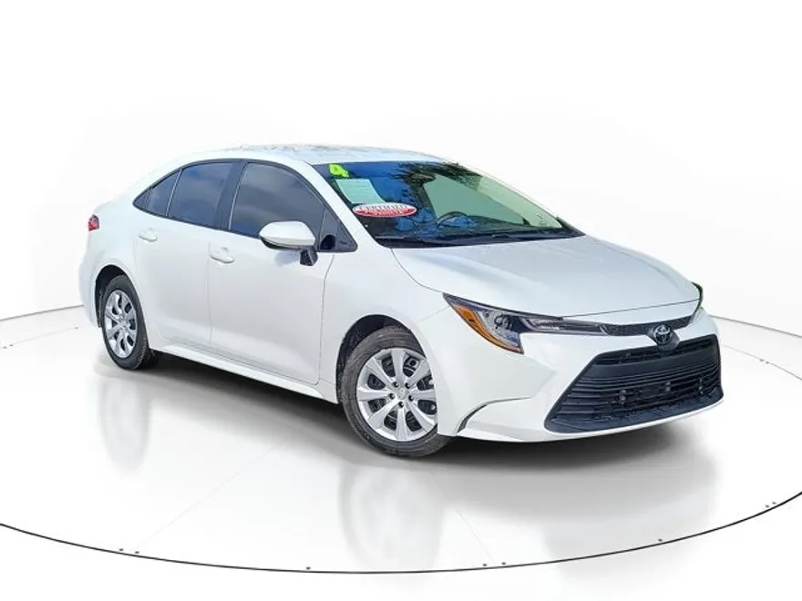 2024 Toyota Corolla LE photo 1