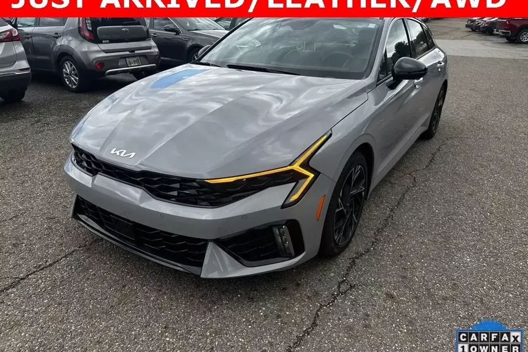 2025 Kia K5 GT-Line photo 1