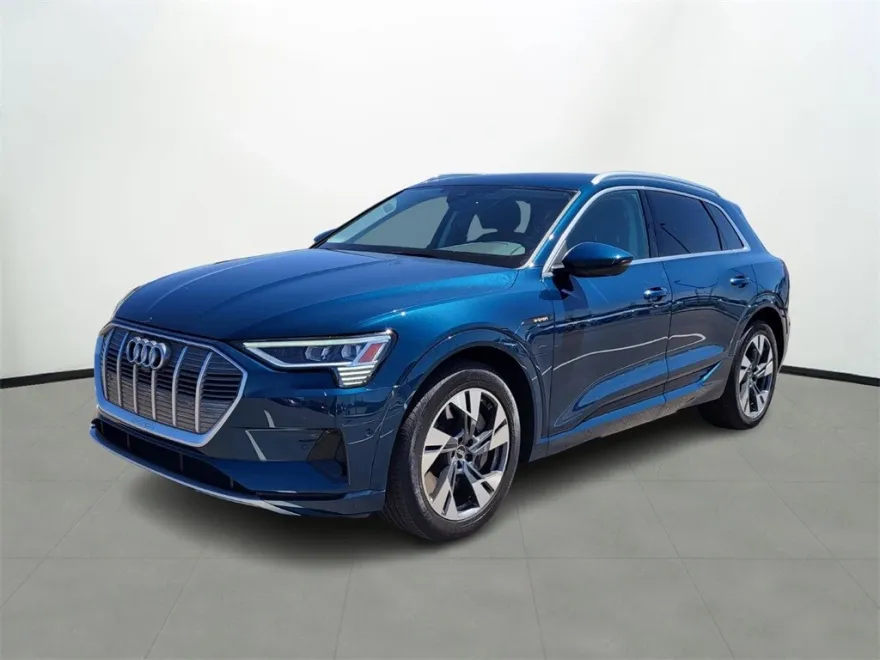 2022 Audi e-tron Premium Plus photo 1