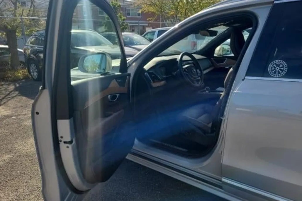 2024 Volvo XC90 AWD Plus photo 1