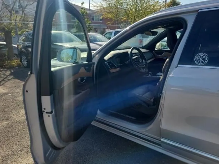 2024 Volvo XC90 AWD Plus photo 1