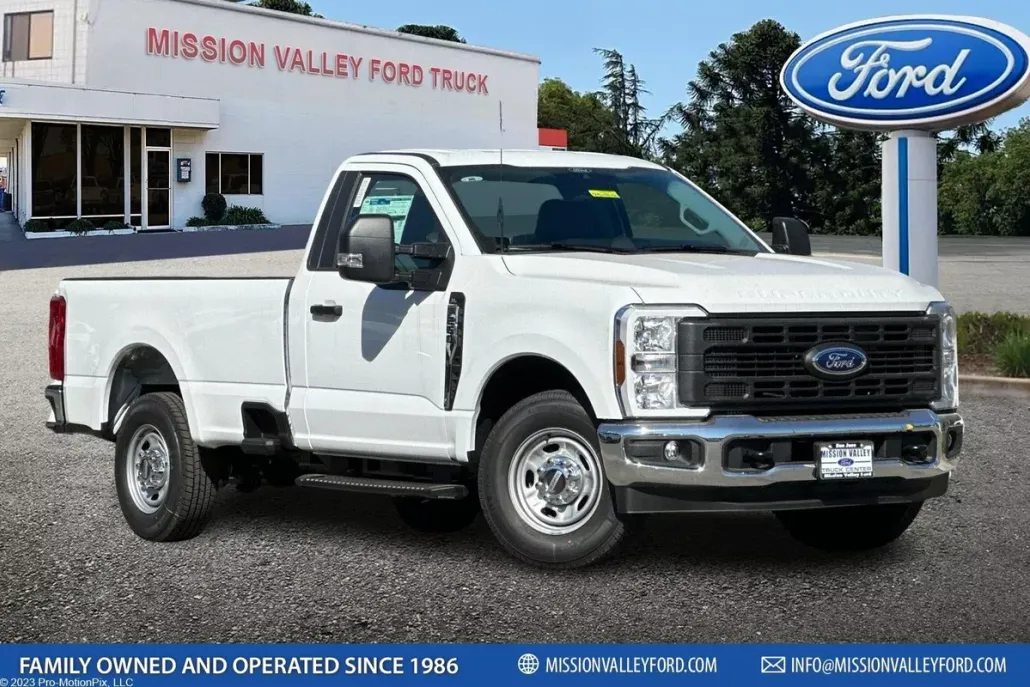 2025 Ford F-250 photo 1