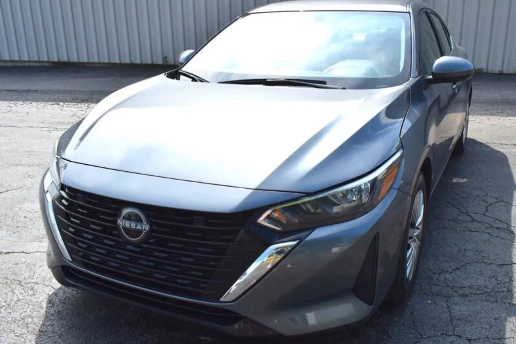 2024 Nissan Sentra S photo 1