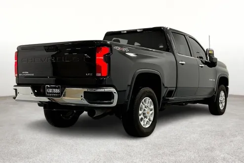 2024 Chevrolet Silverado 2500HD LTZ photo 2