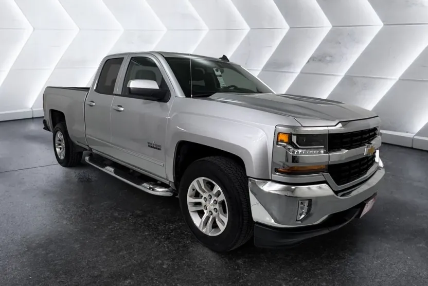2019 Chevrolet Silverado 1500 LT photo 1
