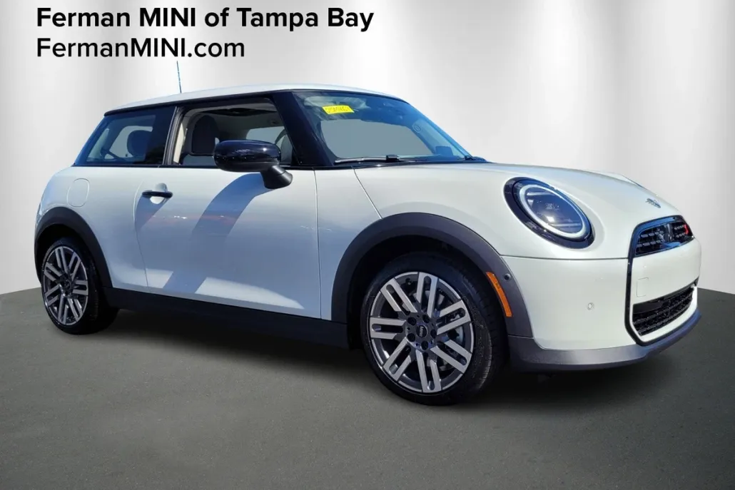 2025 Mini Cooper 2 Door Hardtop Signature photo 1