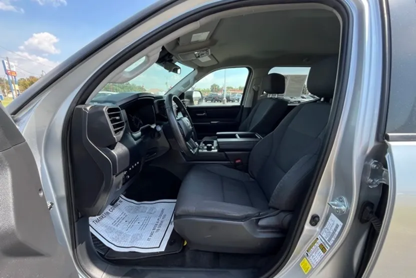2024 Toyota Tundra SR5 photo 1