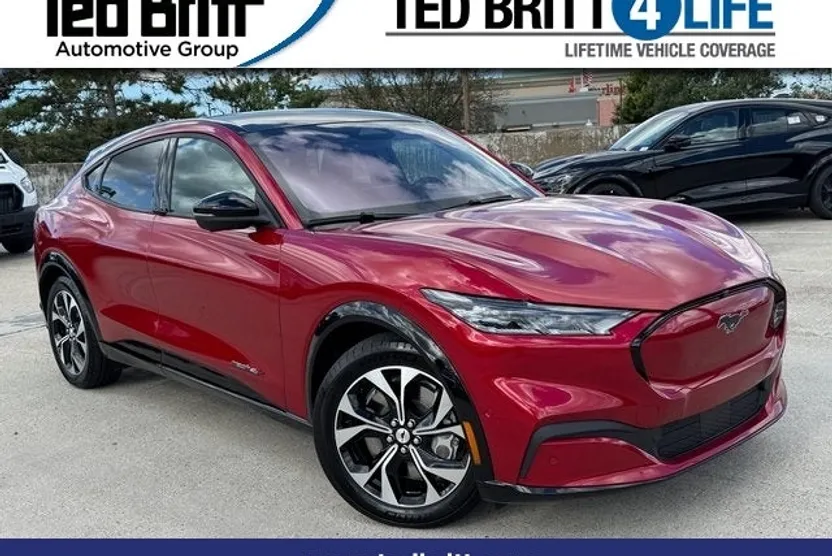 2022 Ford Mustang Mach-E Premium photo 1