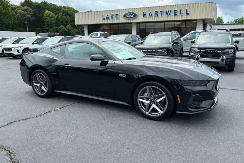 2025 Ford Mustang GT Premium photo 1