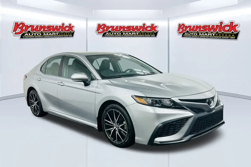 2023 Toyota Camry SE photo 1