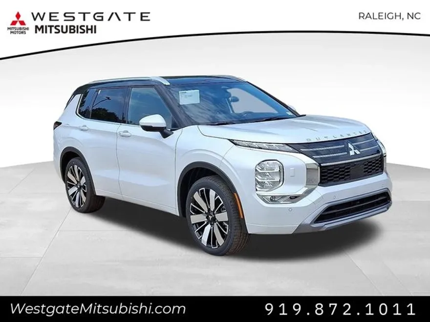 2025 Mitsubishi Outlander SEL photo 1
