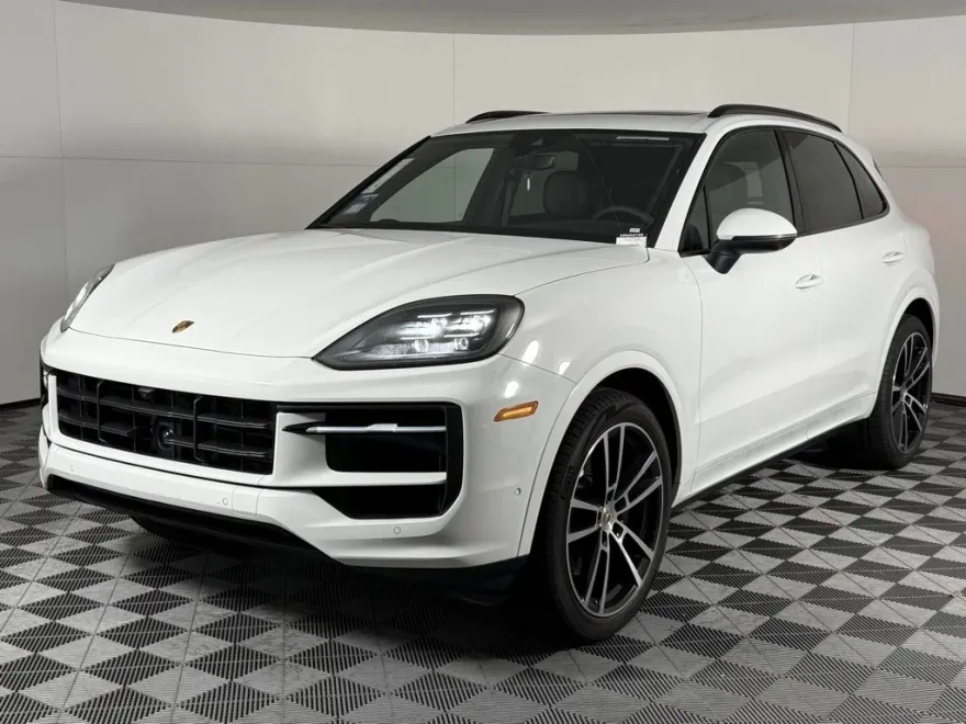2025 Porsche Cayenne photo 1