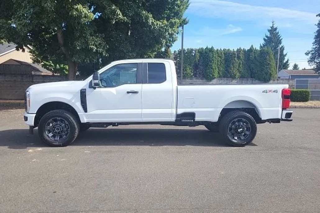 2026 Ford F-350 photo 1
