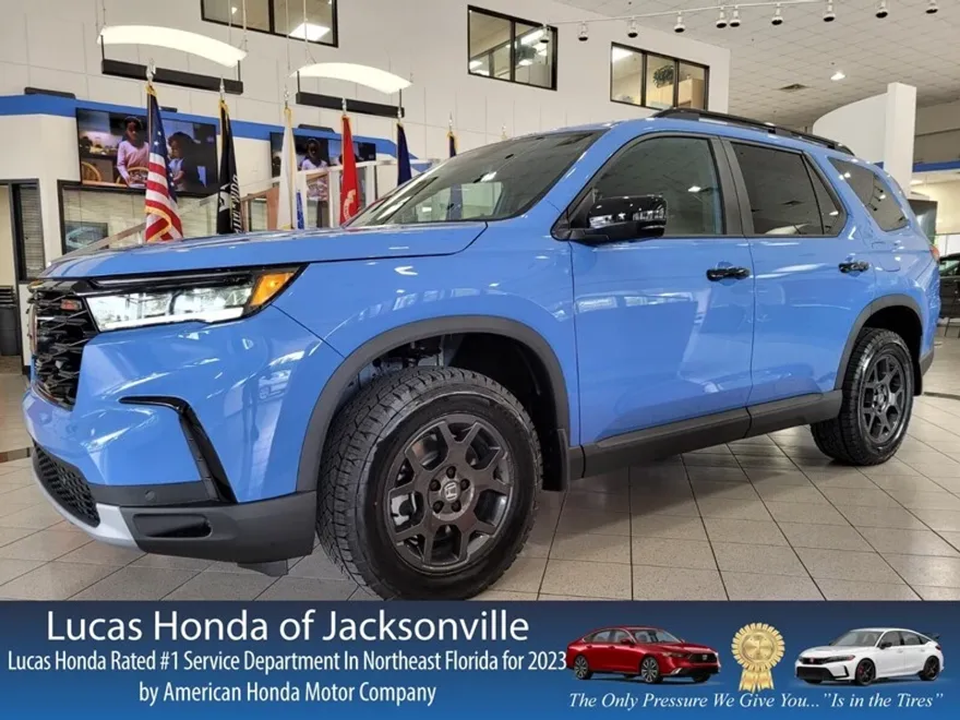 2025 Honda Pilot TrailSport photo 1