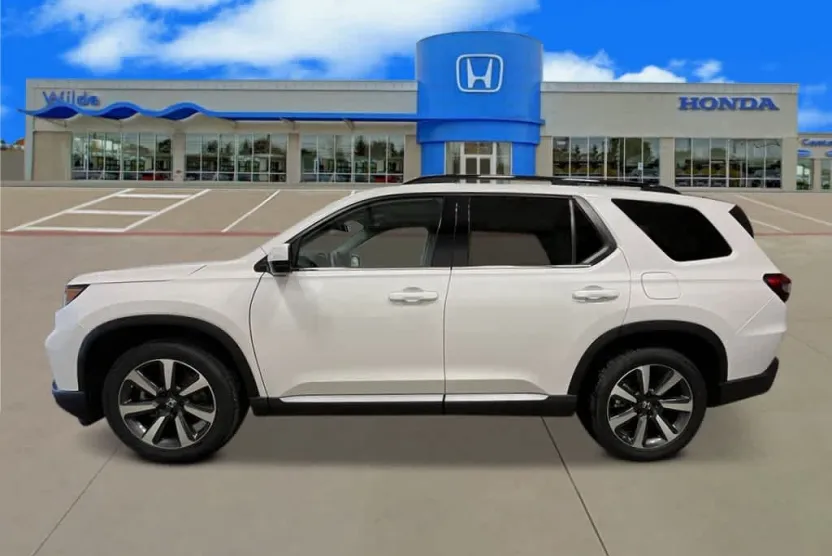 2025 Honda Pilot Touring photo 1