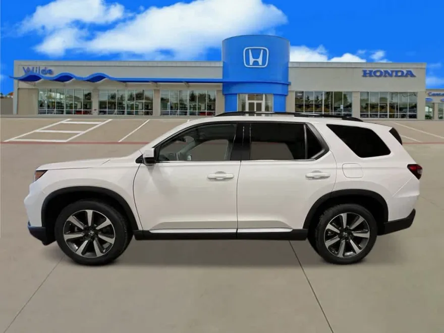 2025 Honda Pilot Touring photo 1