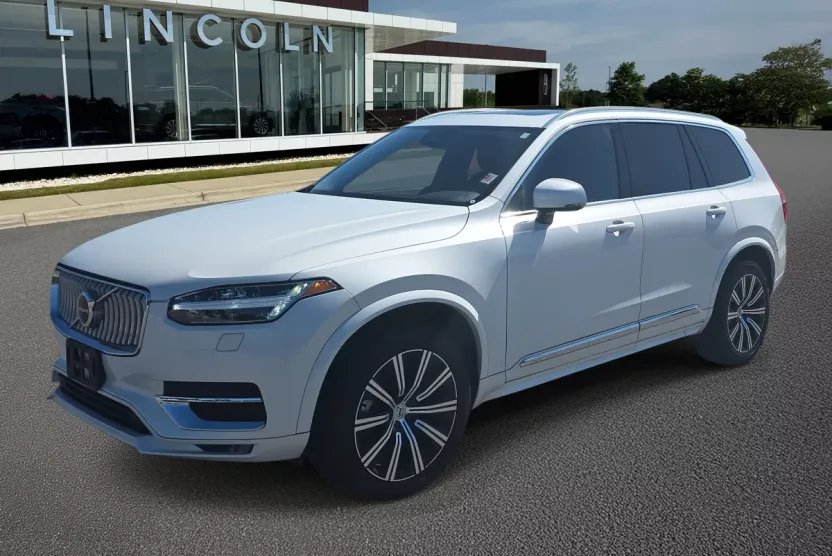 2024 Volvo XC90 B5 AWD Core photo 1