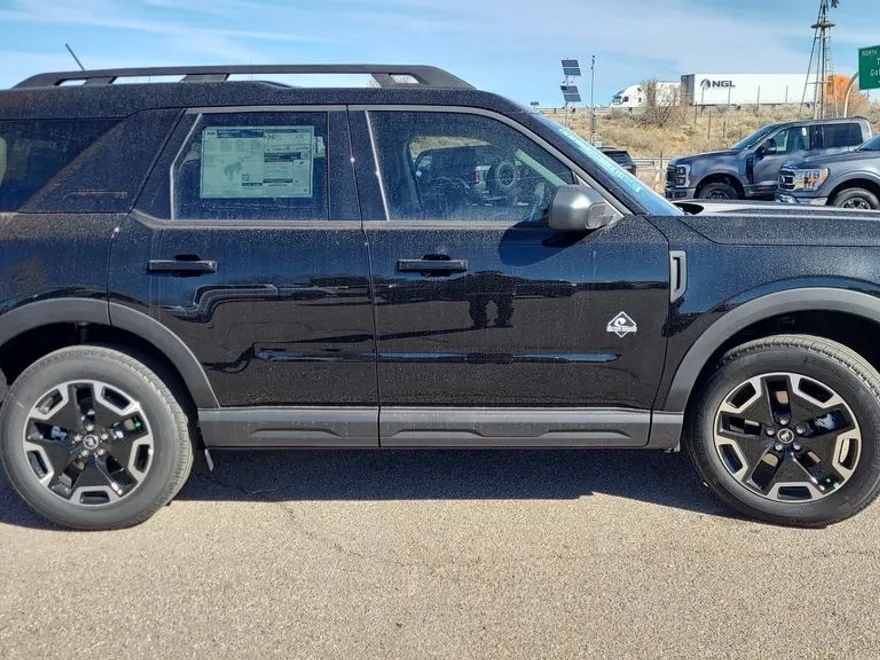 2024 Ford Bronco Sport Outer Banks photo 1
