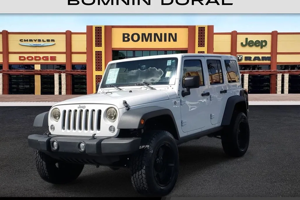2014 Jeep Wrangler Unlimited Rubicon photo 1
