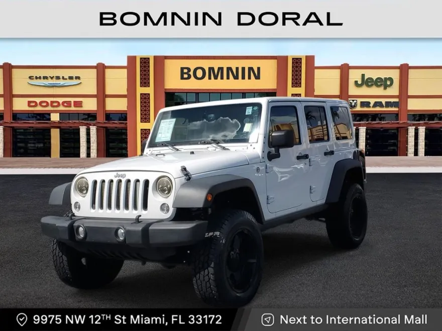 2014 Jeep Wrangler Unlimited Rubicon photo 1