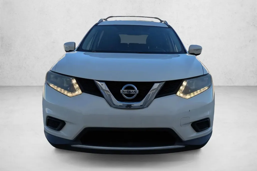 2014 Nissan Rogue SV photo 1