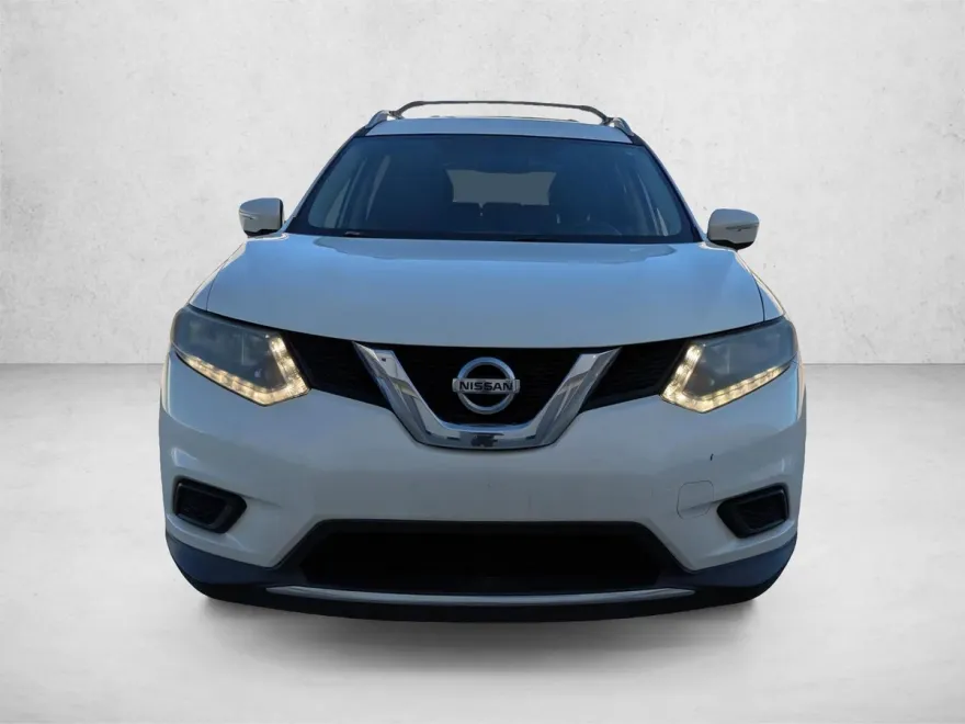 2014 Nissan Rogue SV photo 1