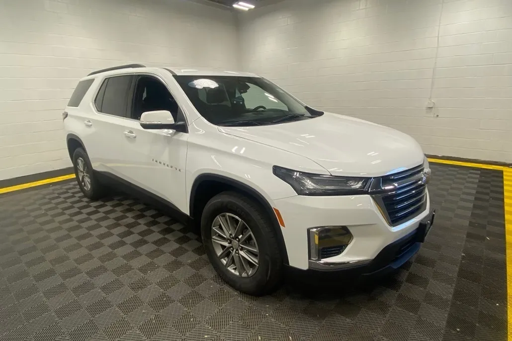 2023 Chevrolet Traverse Cloth photo 1
