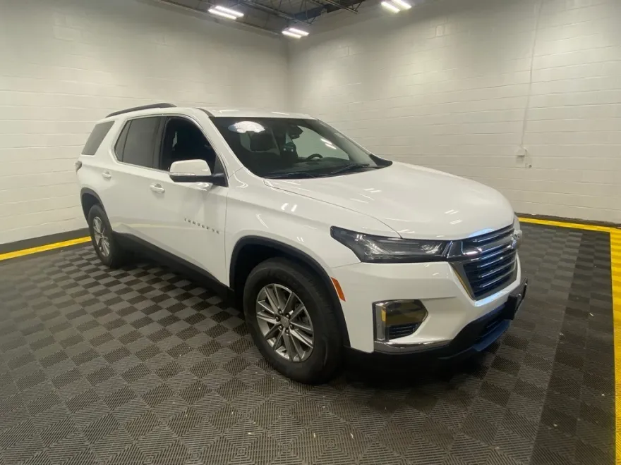 2023 Chevrolet Traverse Cloth photo 1