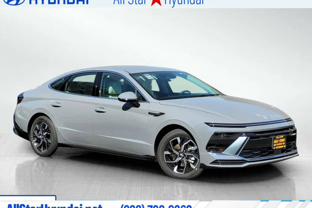 2025 Hyundai Sonata SEL photo 1