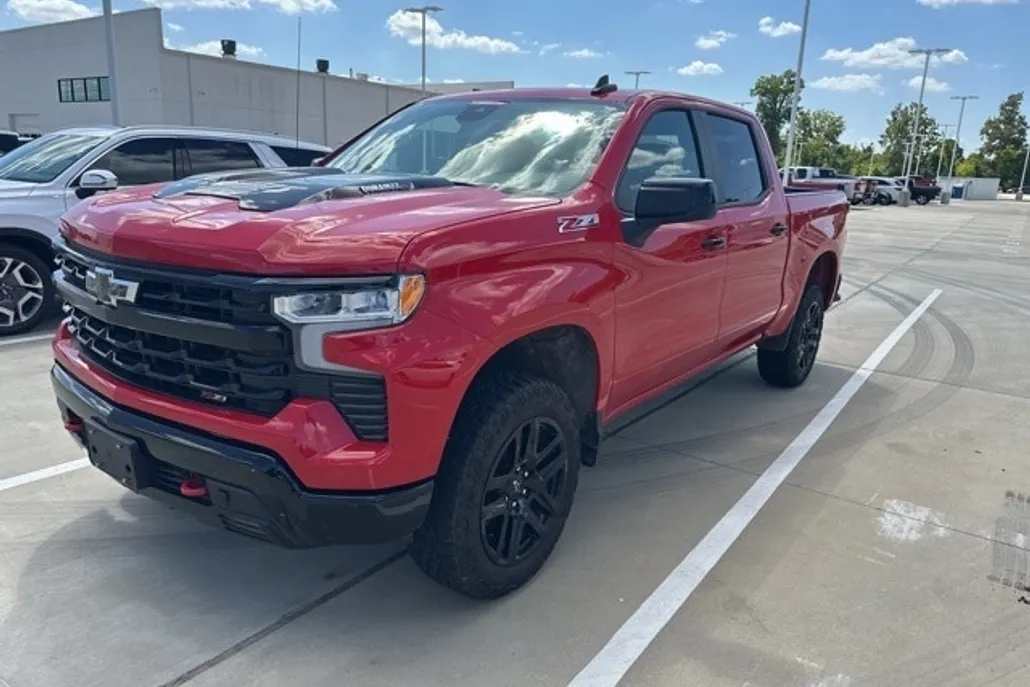 2024 Chevrolet Silverado 1500 LT Trail Boss photo 1