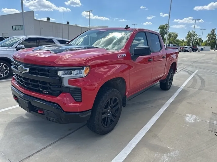 2024 Chevrolet Silverado 1500 LT Trail Boss photo 1