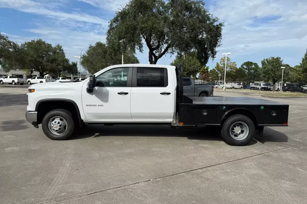 2025 Chevrolet Silverado 3500HD Work Truck photo 1