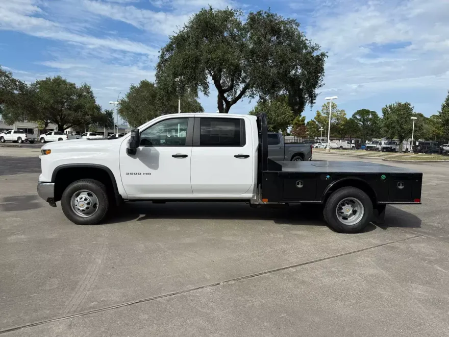 2025 Chevrolet Silverado 3500HD Work Truck photo 1
