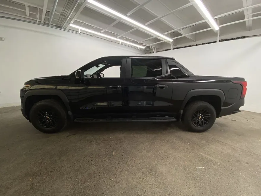 2024 Chevrolet Silverado EV Work Truck photo 1